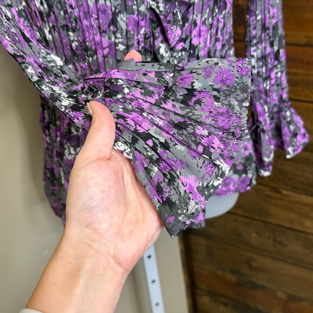 Apt 9 Floral Ruffle Women's Top Size L petite stretchy pleated material - Picture 3 of 9